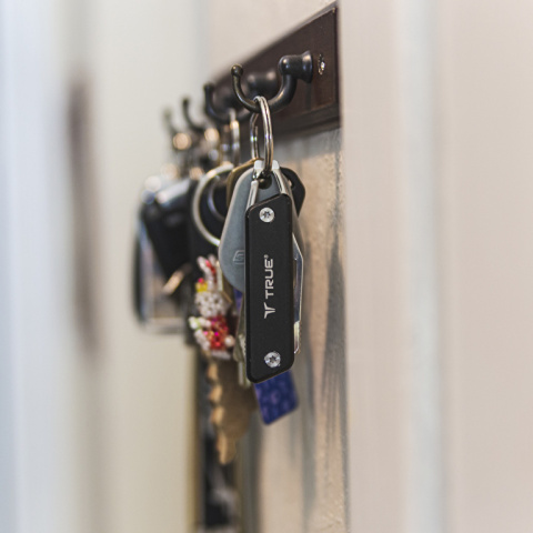 True MODERN KEY CHAIN KNIFE - nożyk brelok - szary True MODERN KEY CHAIN KNIFE - nożyk brelok - szary